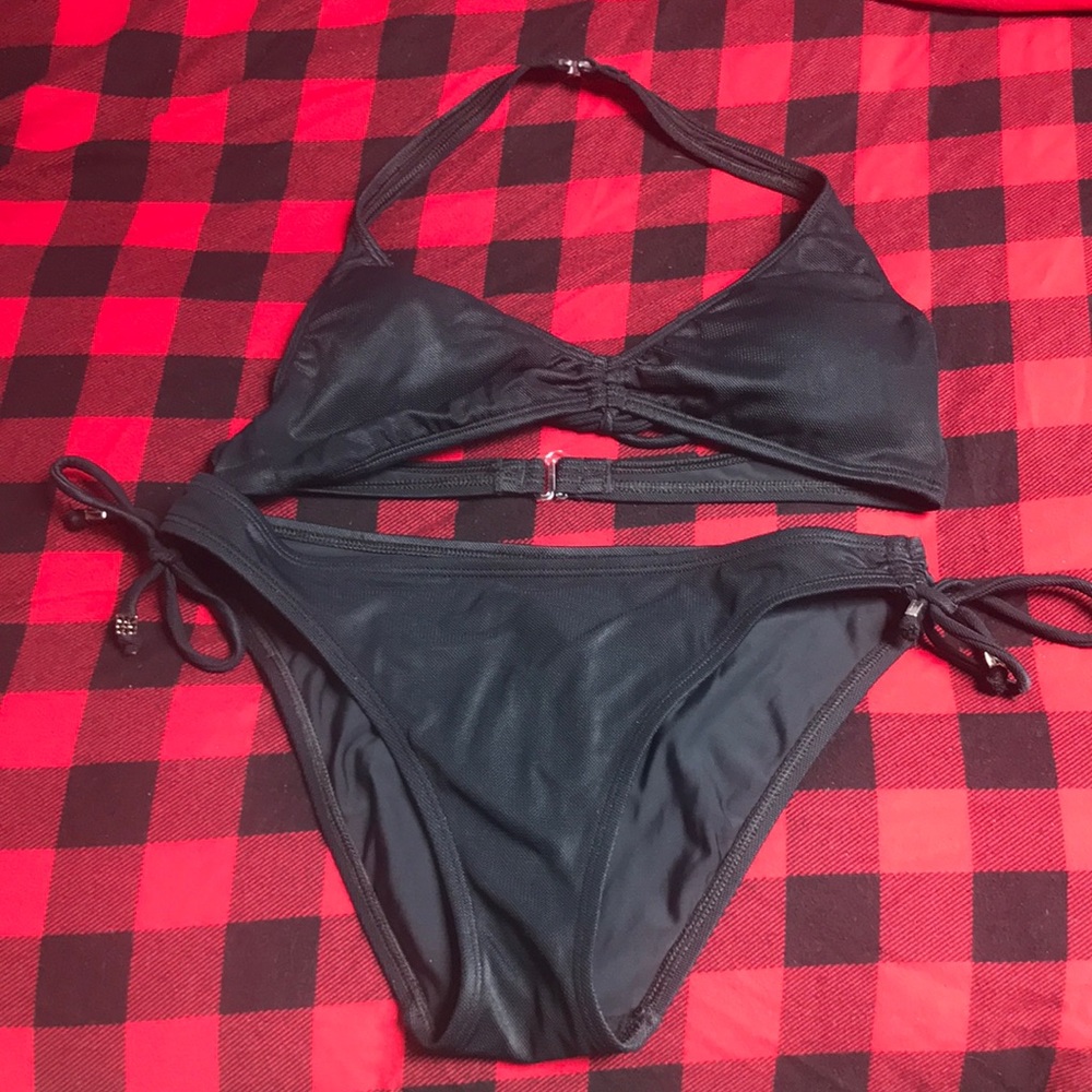 Black bikini